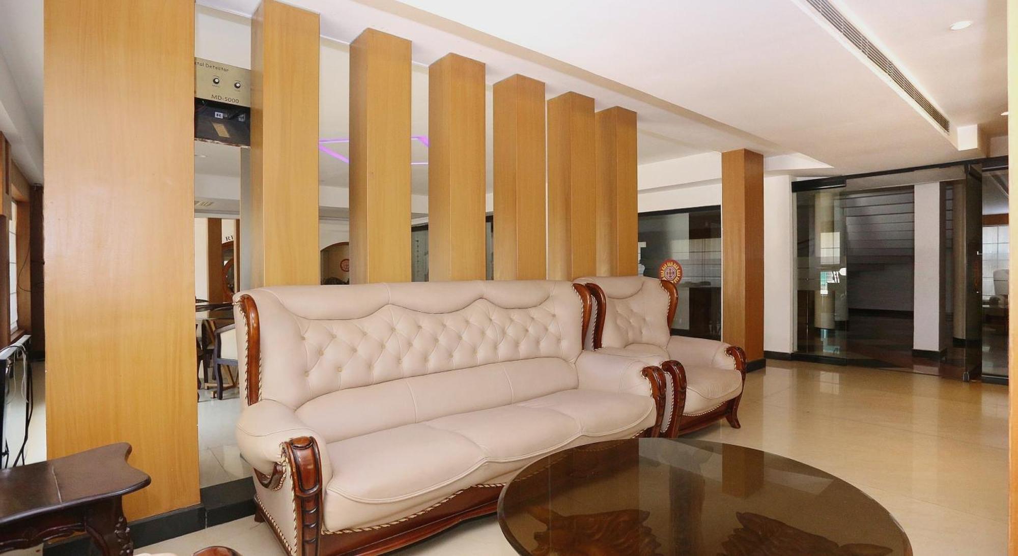 מלון קולאם Super Townhouse Dona Castle מראה חיצוני תמונה