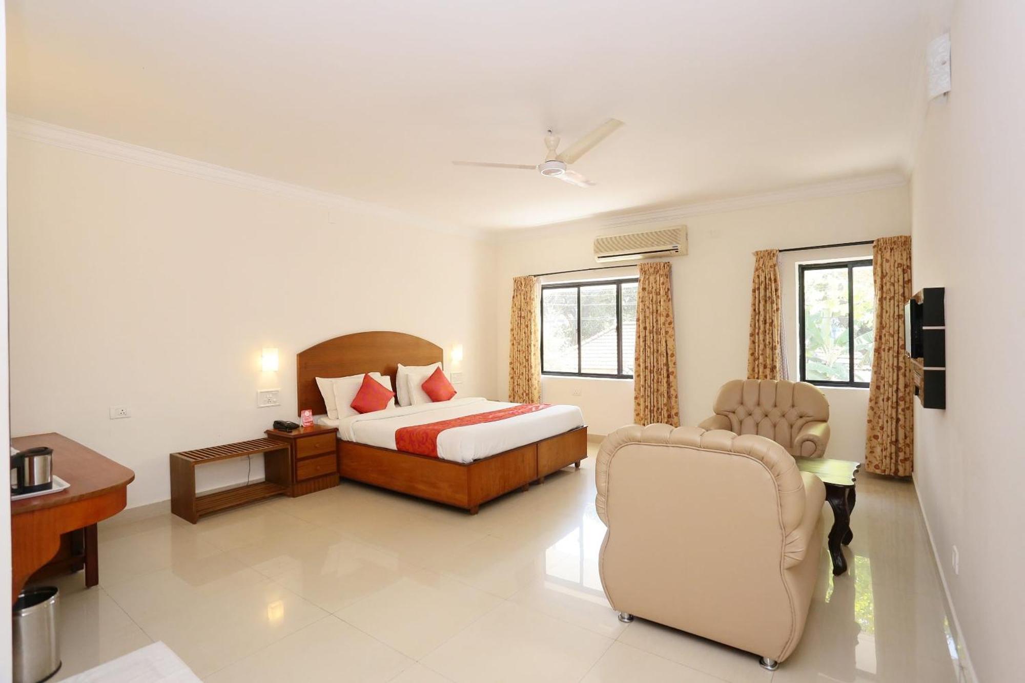 מלון קולאם Super Townhouse Dona Castle מראה חיצוני תמונה