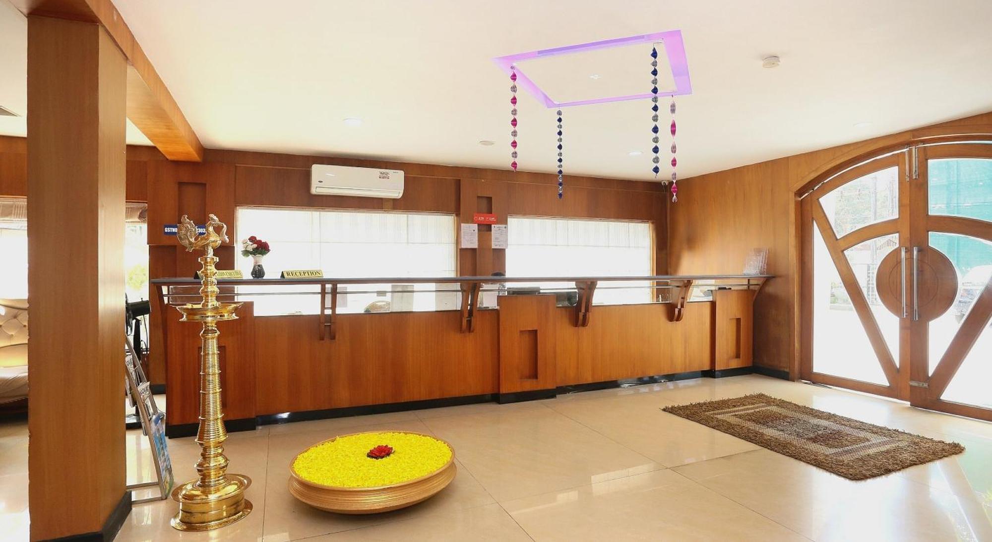 מלון קולאם Super Townhouse Dona Castle מראה חיצוני תמונה