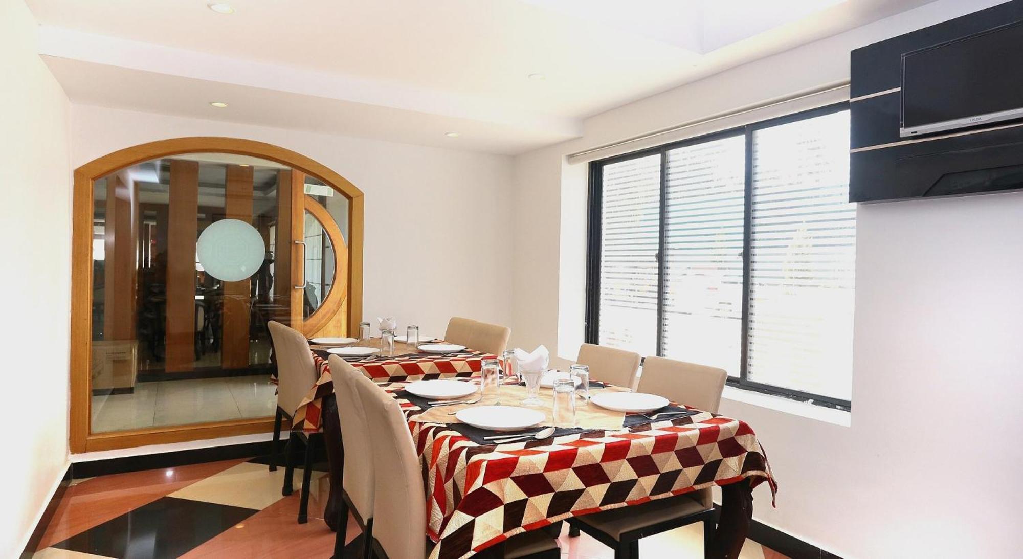 מלון קולאם Super Townhouse Dona Castle מראה חיצוני תמונה